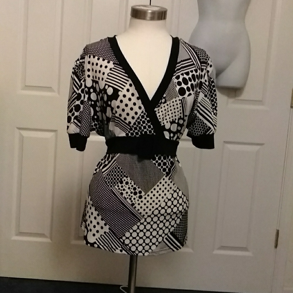 Black & White Top